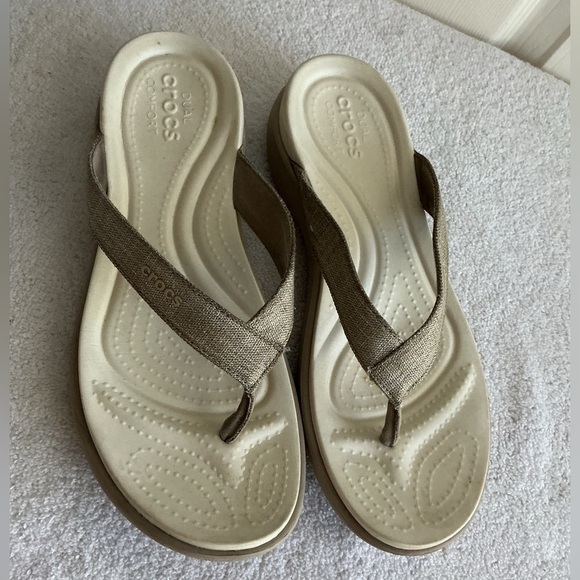 CROCS Women's Beige Sandals - Picture 3 of 11